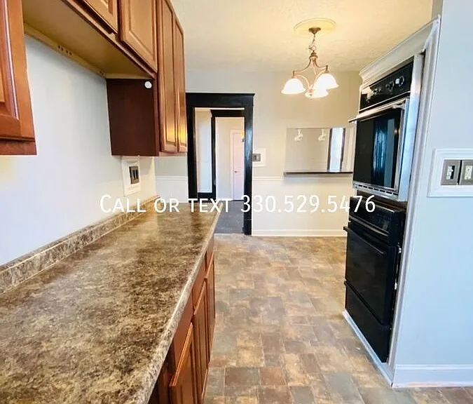 1421 Piper Ct NW — Photo 5