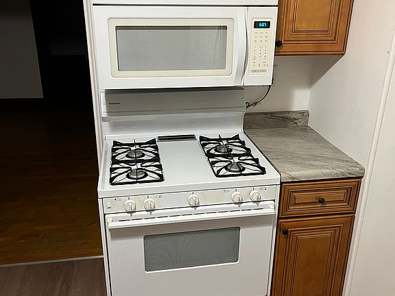 2nd image of 510 Mather St #3