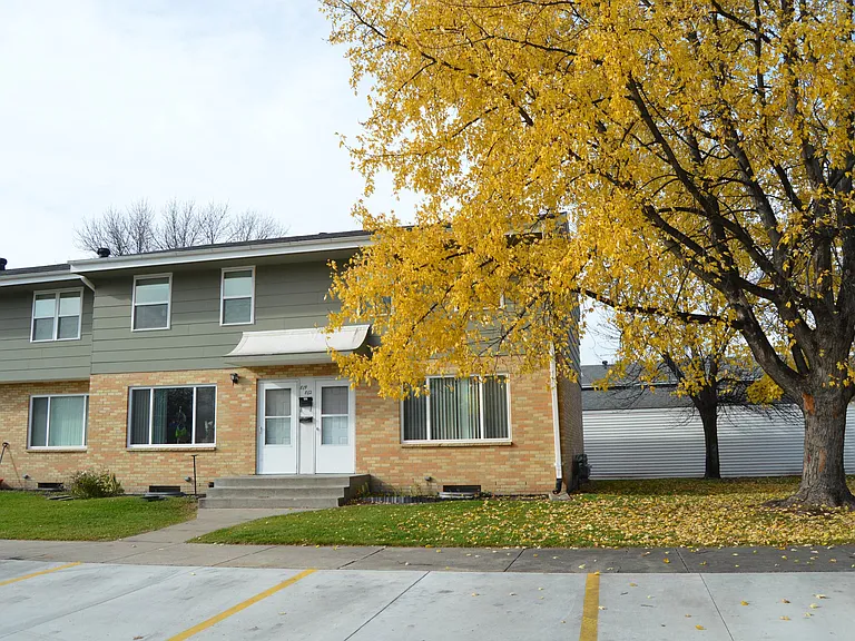 Fargo, ND Sheyenne Terrace | Exterior