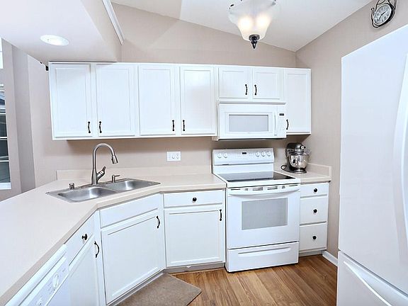 2nd image of 3955 Olympic Blvd APT 17