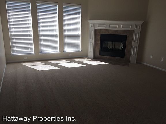 3rd image of 6401 Bridgewood Dr