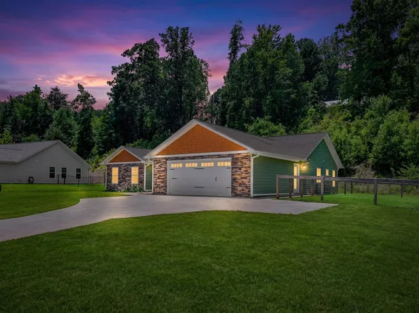 115 Albert St, Landrum, SC 29356