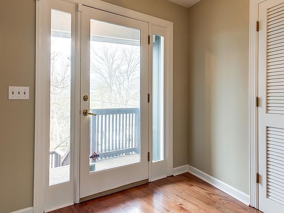2nd image of 2513 Somerset Dr