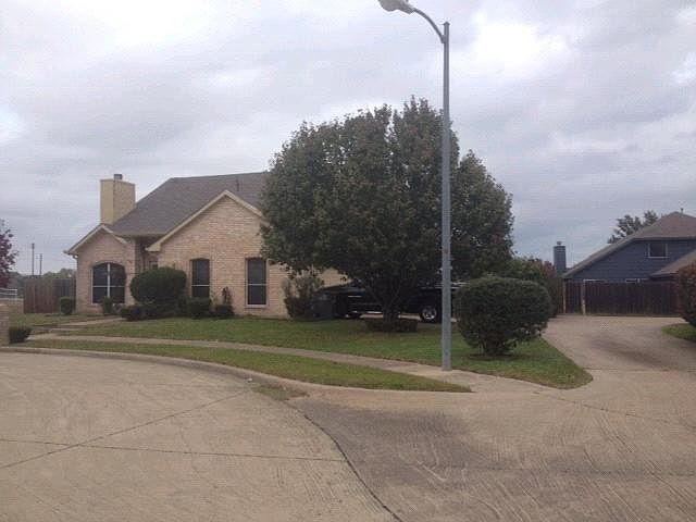 2nd image of 1702 Brooksview Ln