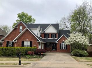 1809 N Trillium Ln, Fayetteville, AR 72704