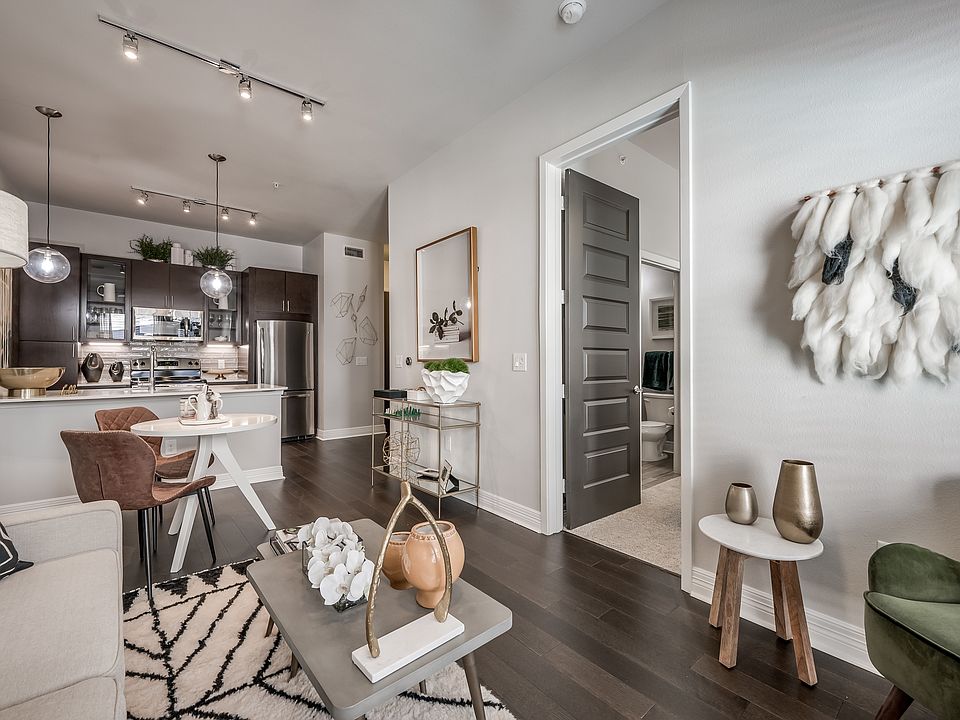1 Bedroom Kitchen and Living room