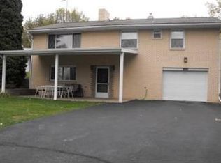 124 Highland Dr, Beaver Falls, PA 15010