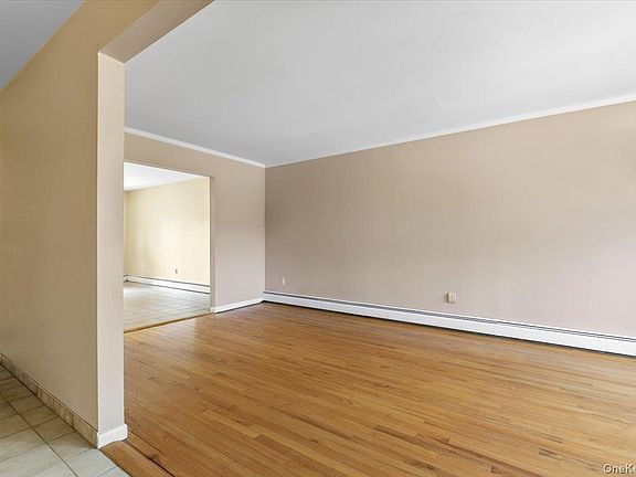 5th image of 1098 Midland Avenue