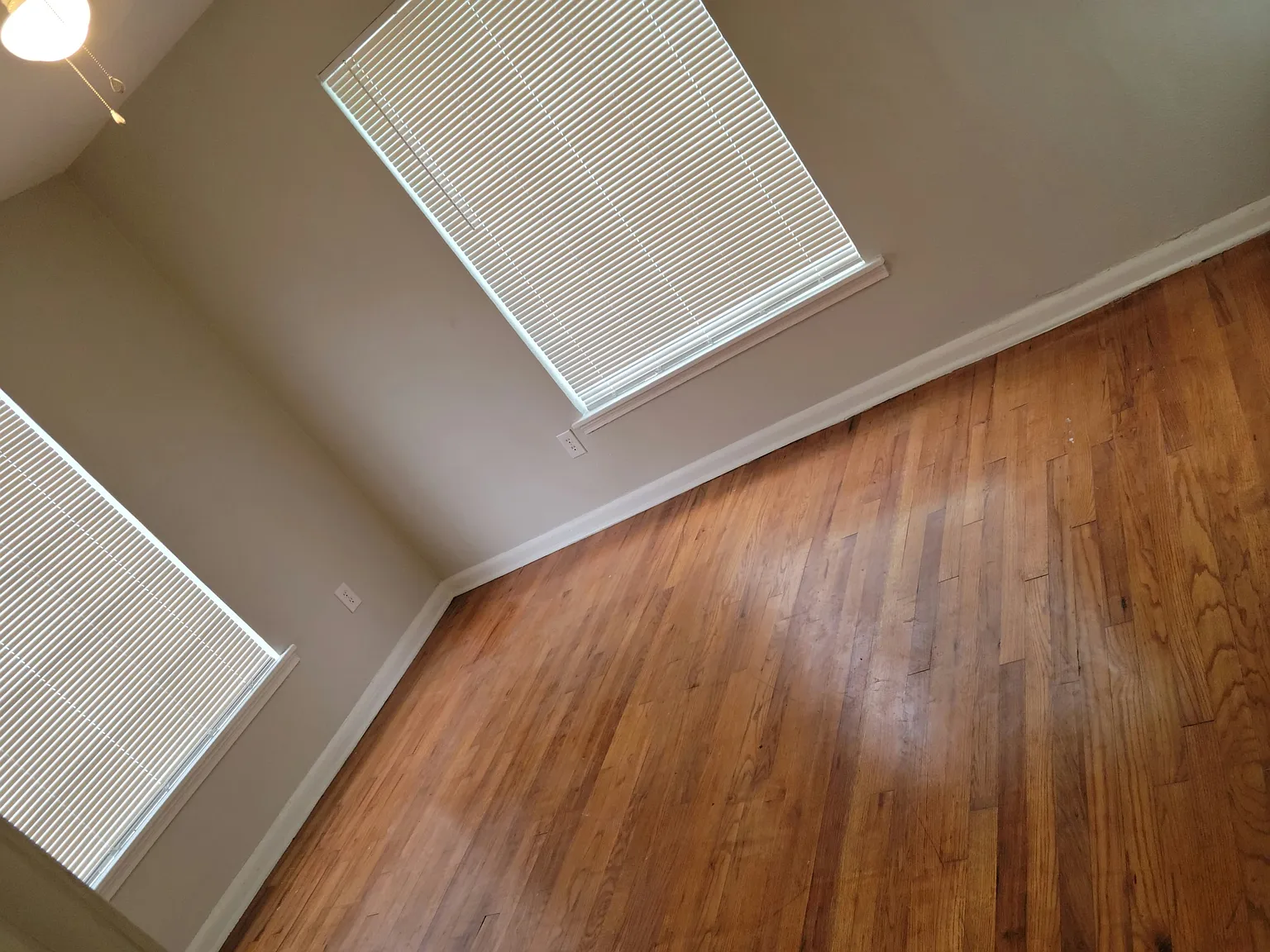 1528 Steves Avenue - 1 — Photo 2