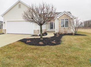 2368 Homestead Dr, Perrysburg, OH 43551
