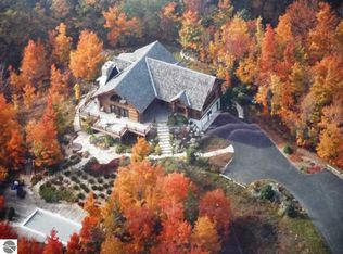 9976 E Grandview Rd, Traverse City, MI 49684