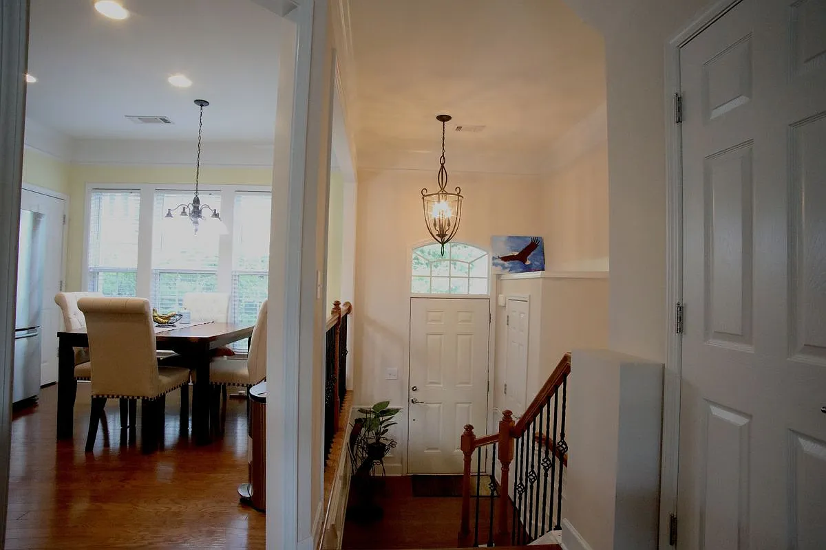 3 bed, 3.5 bath, 1869 sqft, $2,950 — Photo 4