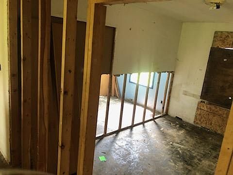 4th image of 810 Saint Matthew Dr