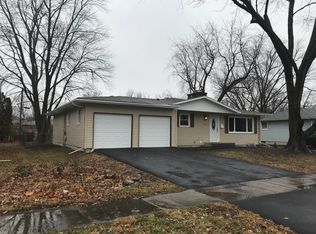 2013 Robert St, Aurora, IL 60506