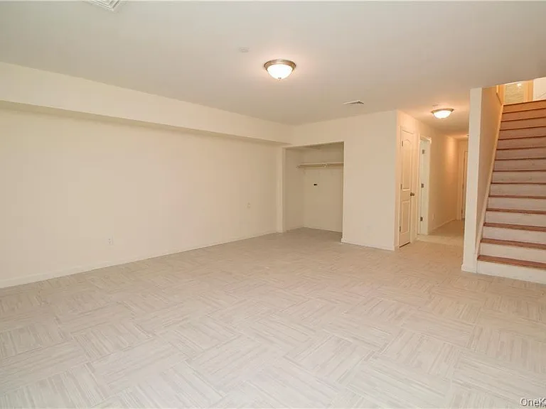 94 Thatcher Ave #94 — Photo 15