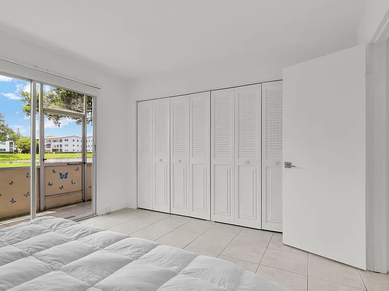 175 Fanshaw E — Photo 19