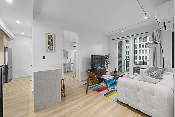 Living room, photo 3
