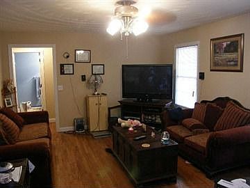 2nd image of 173 Rose St