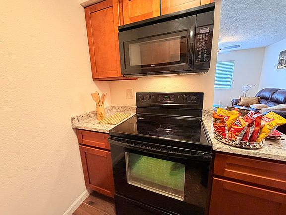 5th image of 4434 N 7th Ave #309