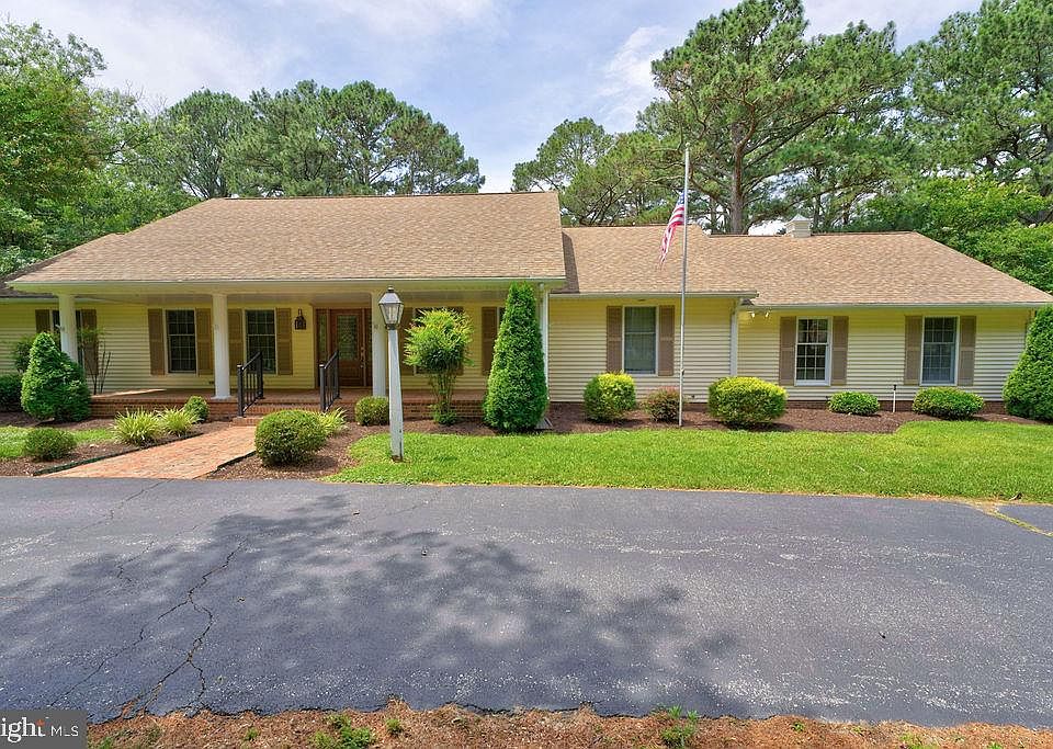 1st image of 30124 Peggy Ln