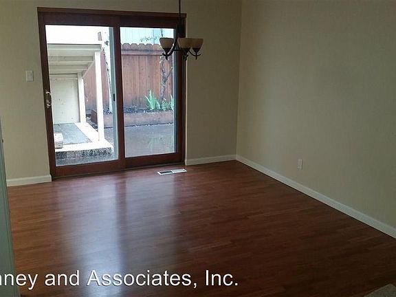 5th image of 3331 Treehaven Dr