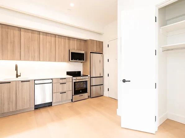 107 South 6th Street image 13 of 16