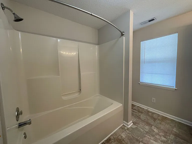 Meridian Park Apartments — Photo 34