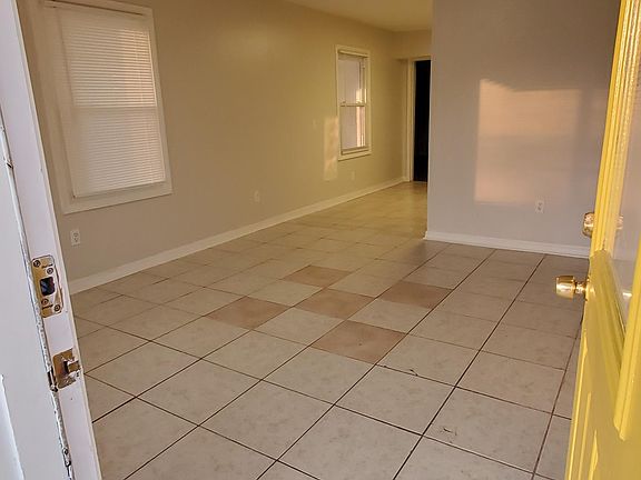 Living room area (1)