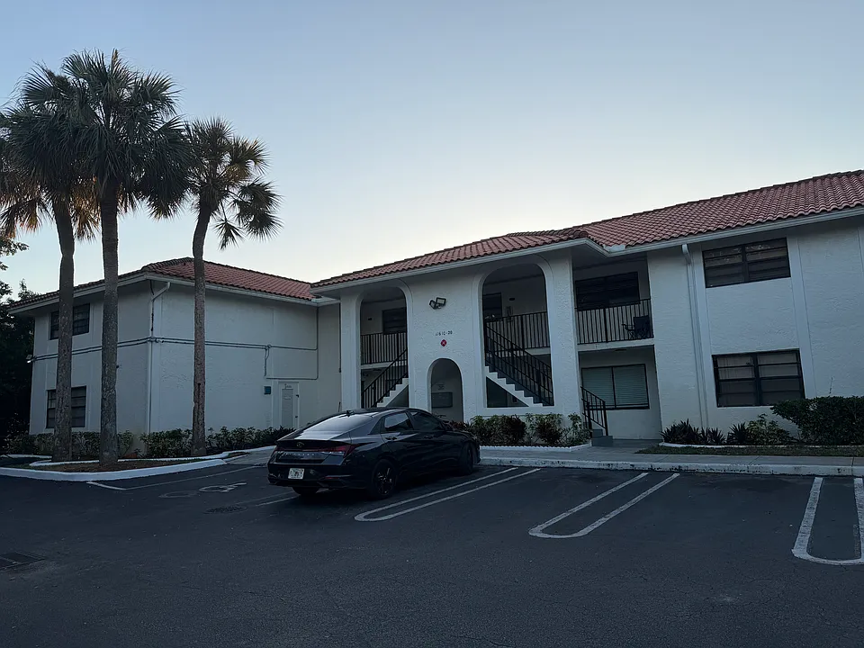 Sunset Square Apartments