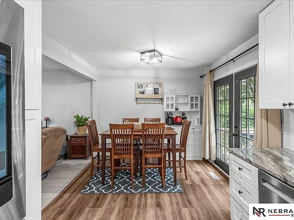 3rd image of 5615 Hallcliffe Ct