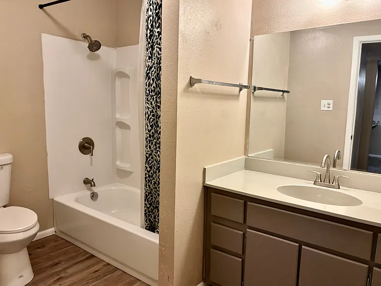 1305 Chelwood NE - D — Photo 19
