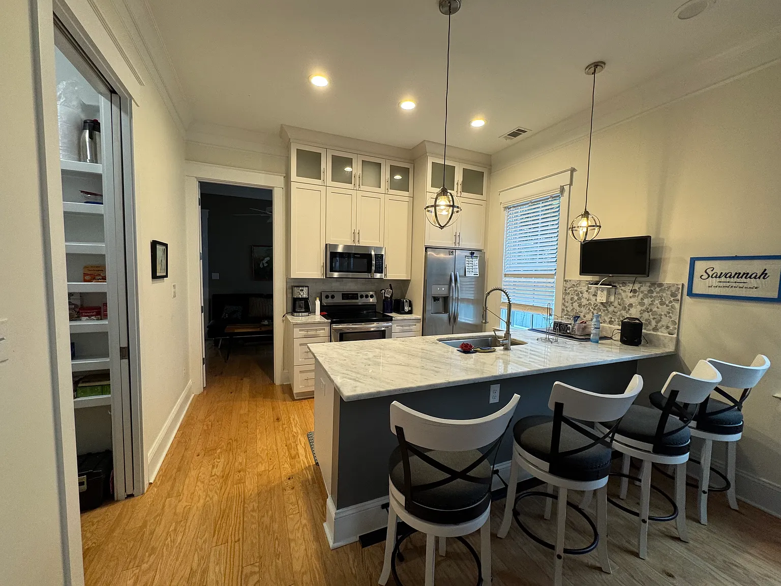2 bed, 1742 sqft, $2,900 — Photo 4