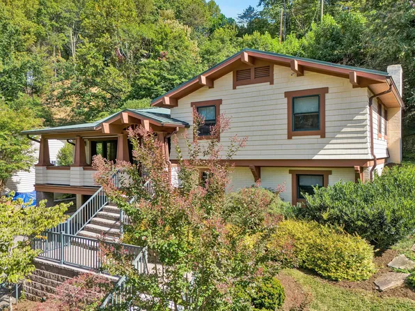 3030 Bancroft Dr SW, Roanoke, VA 24014