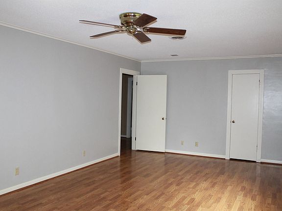 2nd image of 1616 Park Ln