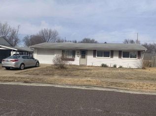 1722 Florence Ave, Pekin, IL 61554