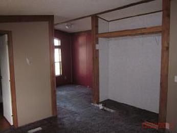 5th image of 398 E Washington St