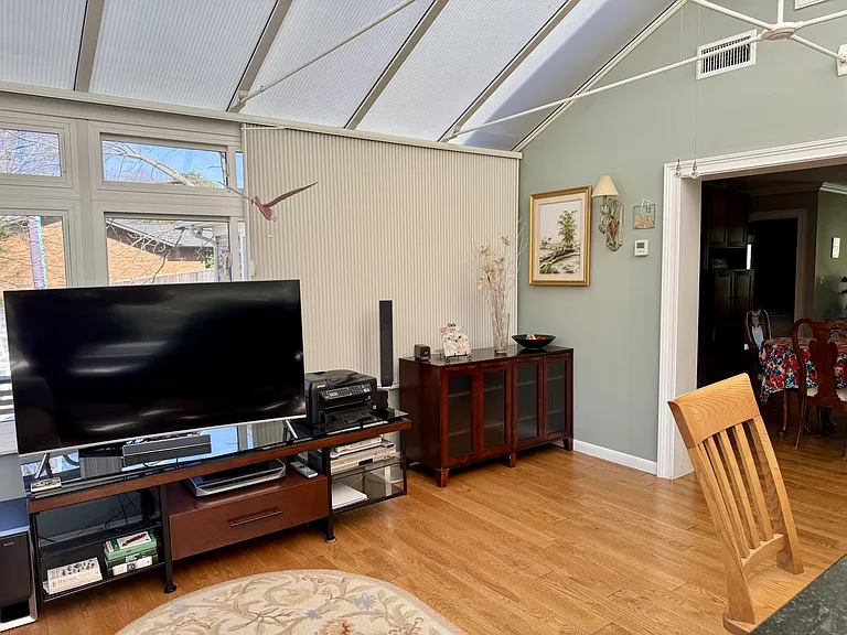 891 Leona Dr — Photo 32