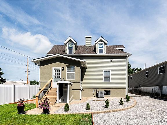 3rd image of 956 Erskine Ave