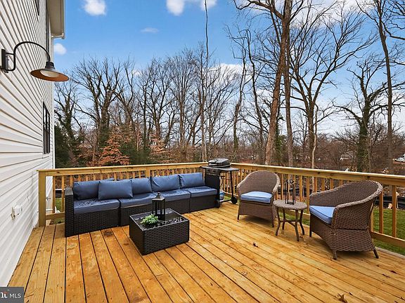 5th image of 1024 Broadview Rd