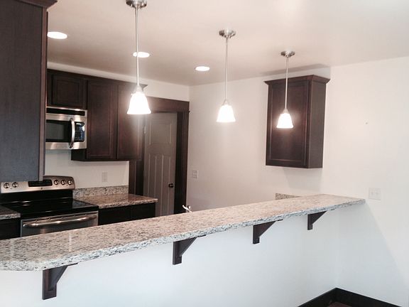 3rd image of 1647 Tempest Ave