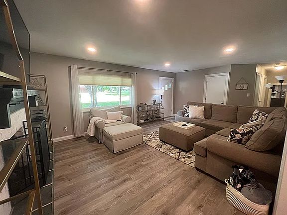 5th image of 1834 N Belleview Dr