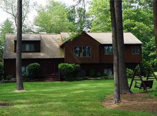 96 Lakehurst Dr, Coventry, RI 02816