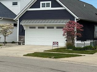 303 Terrace Point Cir, Muskegon, MI 49440