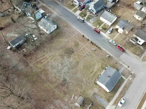 2305 Shadybrook Dr, Fort Wayne, IN 46803