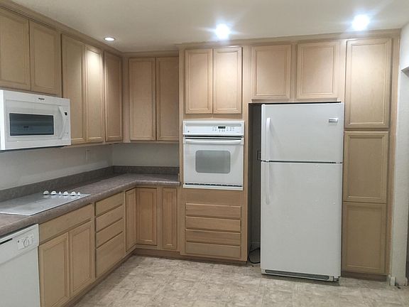 3rd image of 1401 Saint James Pkwy
