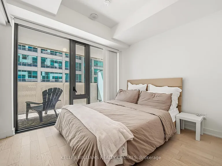 25 Richmond St E #704 — Photo 19