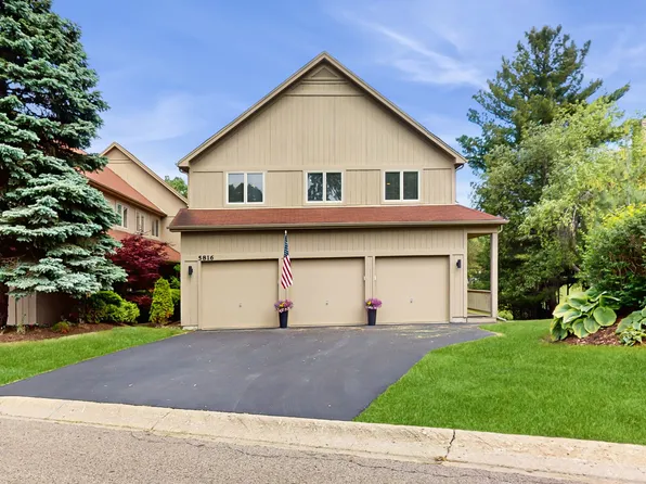 5816 Wild Plum Rd, Crystal Lake, IL 60014