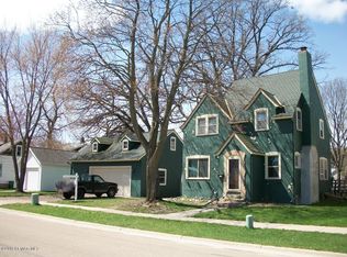 305 9th St NW, Austin, MN 55912