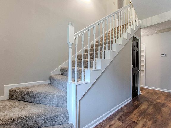 5th image of 20 High Timber Dr