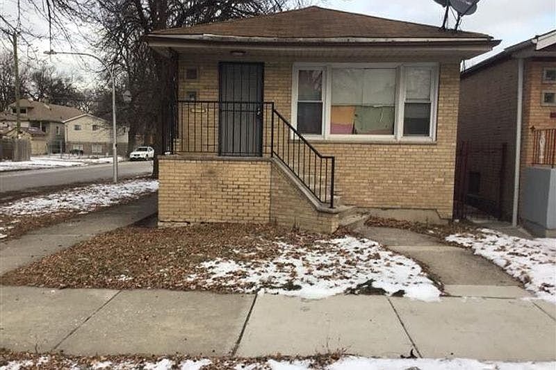 1st image of 2058 W 67th Pl